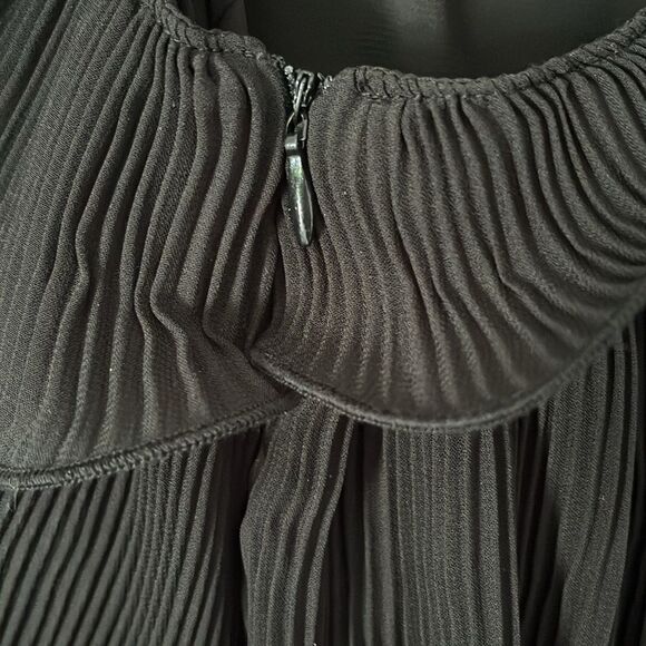 New! AKIRA SWEETIE PLEATED RUFFLE SLEEVELESS MINI DRESS IN BLACK Size M - Picture 9 of 16